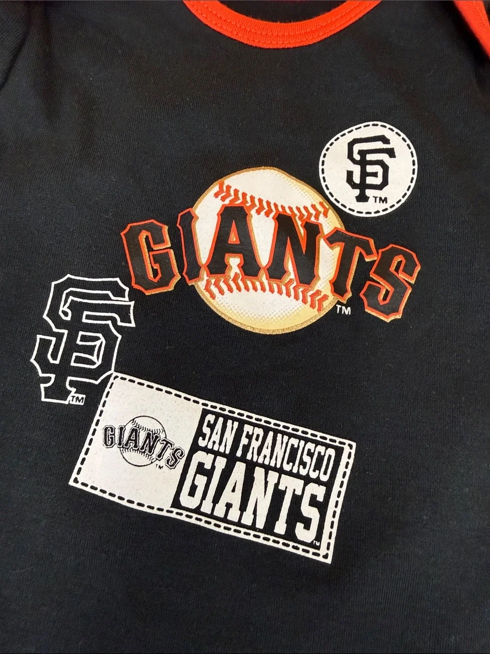 San Francisco Giants infant Baby One-Piece Bodysuit in Black and Orange 12 mnths